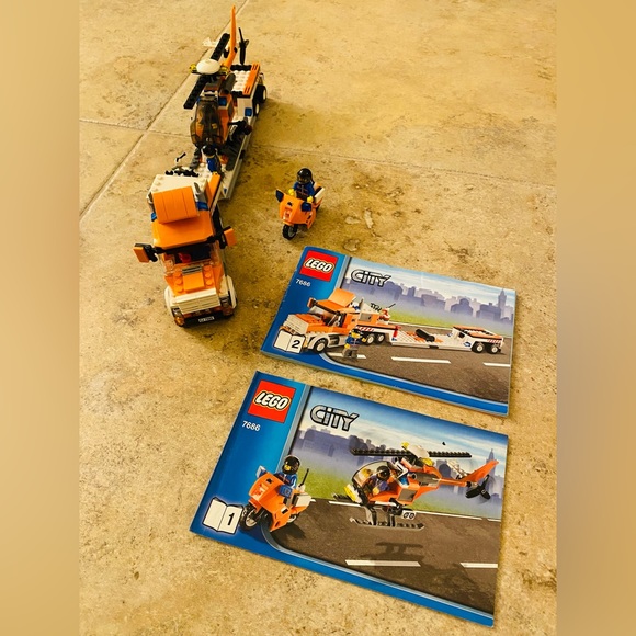 LEGO City Helicopter Transporter - Picture 1 of 7